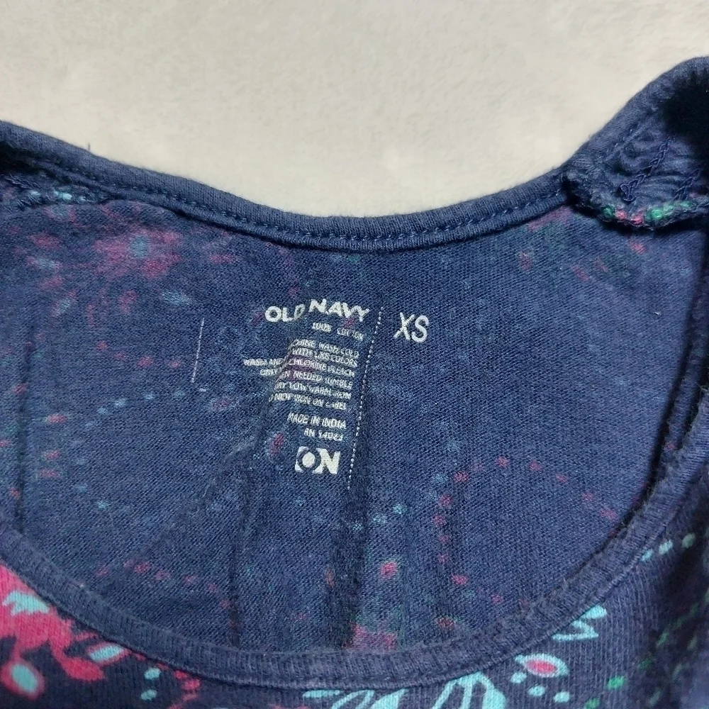 OLD NAVY GIRLS BLUE FLORAL BABYDOLL STYLE T-SHIRT SIZE XS